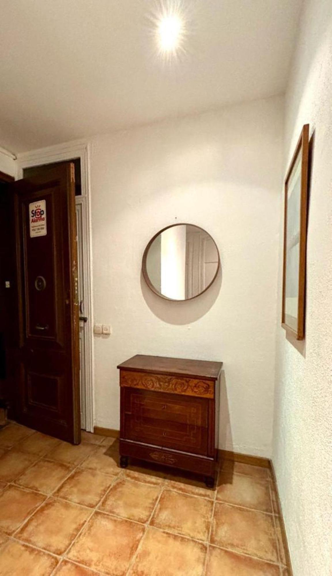 Cozy Ploblesec Apartment Barcelona